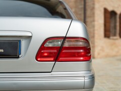 Mercedes Benz E430 V8 