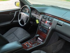 Mercedes Benz E430 V8 