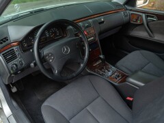 Mercedes Benz E430 V8 