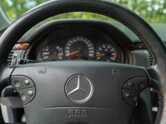 Mercedes Benz E430 V8 