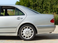 Mercedes Benz E430 V8 