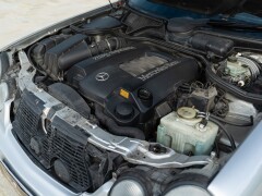 Mercedes Benz E430 V8 