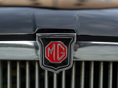 MG B GT SEBRING RHD 