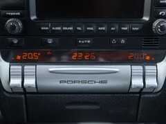 Porsche CAYENNE S LIVREA ROTHMANS 