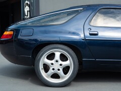 Porsche 928 