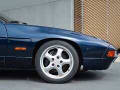 Porsche 928 
