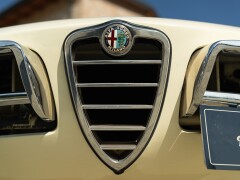 Alfa Romeo SPIDER 1750 VELOCE \"OSSO DI SEPPIA\" 