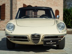 Alfa Romeo SPIDER 1750 VELOCE \"OSSO DI SEPPIA\" 