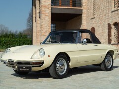 Alfa Romeo SPIDER 1750 VELOCE \"OSSO DI SEPPIA\" 