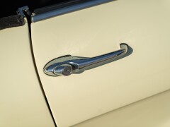 Alfa Romeo SPIDER 1750 VELOCE \"OSSO DI SEPPIA\" 