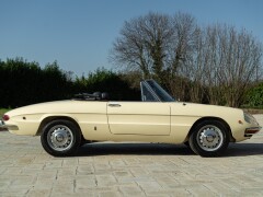 Alfa Romeo SPIDER 1750 VELOCE \"OSSO DI SEPPIA\" 
