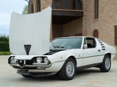 Alfa Romeo MONTREAL 
