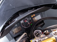 Aprilia RSV R 1000 TUONO 