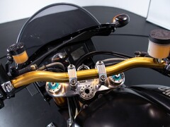 Aprilia RSV R 1000 TUONO 