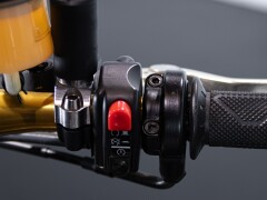 Aprilia RSV R 1000 TUONO 