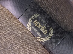 Aprilia RSV R 1000 TUONO 