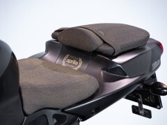 Aprilia RSV R 1000 TUONO 