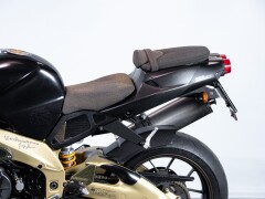 Aprilia RSV R 1000 TUONO 