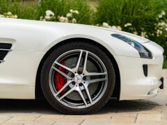 Mercedes Benz SLS AMG 
