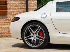 Mercedes Benz SLS AMG 