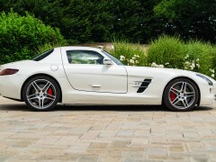 Mercedes Benz SLS AMG 