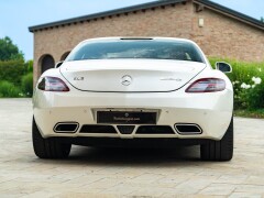 Mercedes Benz SLS AMG 
