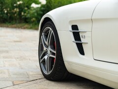 Mercedes Benz SLS AMG 