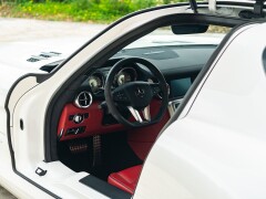 Mercedes Benz SLS AMG 