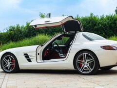 Mercedes Benz SLS AMG 