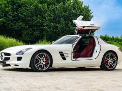 Mercedes Benz SLS AMG 