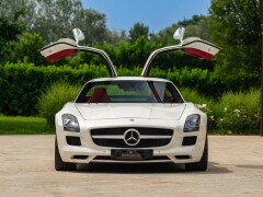 Mercedes Benz SLS AMG 