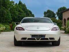 Mercedes Benz SLS AMG 