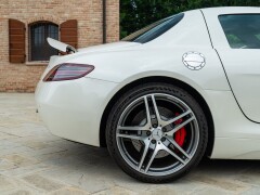 Mercedes Benz SLS AMG 