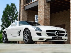 Mercedes Benz SLS AMG 