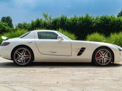 Mercedes Benz SLS AMG 