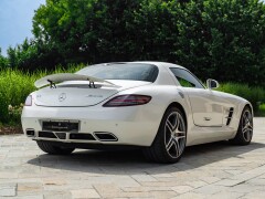 Mercedes Benz SLS AMG 