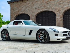 Mercedes Benz SLS AMG 