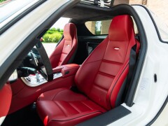 Mercedes Benz SLS AMG 