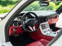 Mercedes Benz SLS AMG 