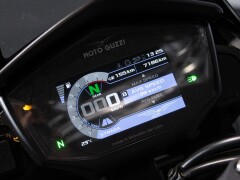 Moto Guzzi V85 TT GUARDIA D’ONORE 1946 