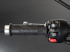 Triumph BONNEVILLE T100 BLACK 