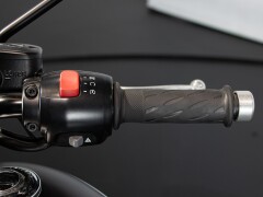 Triumph BONNEVILLE T100 BLACK 