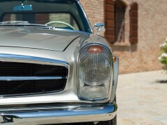 Mercedes Benz 230 SL 