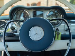 Mercedes Benz 230 SL 