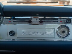 Mercedes Benz 230 SL 