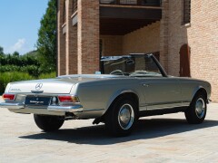Mercedes Benz 230 SL 