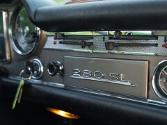 Mercedes Benz 280 SL 