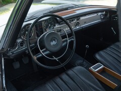 Mercedes Benz 280 SL 