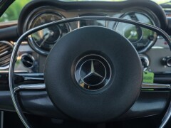Mercedes Benz 280 SL 