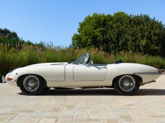Jaguar E-TYPE I° SERIE 4.2 ROADSTER 